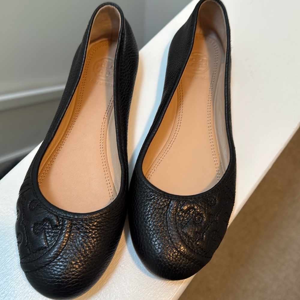 Tory Burch Black Ballet Flats Size 7